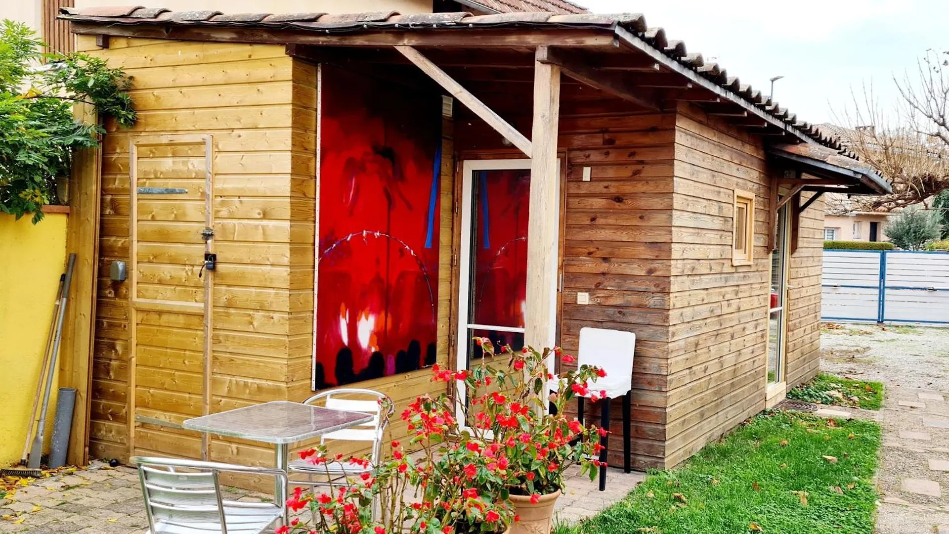טולוז Cabane Cote Jardin צרפת