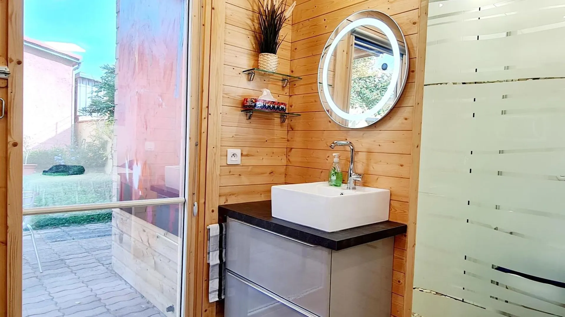 Cabane Cote Jardin Toulouse 0*,